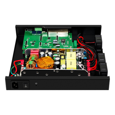 8 portów UPoE Rack Managed Switch 900W Budżet 220V Wejście 2.5G Włókno Gigabit Ethernet