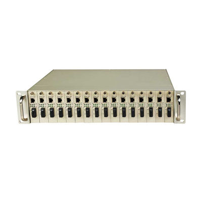 16 gniazd 19-calowa obudowa 2U Światłowodowy konwerter mediów Ethernet Podwójny stojak zasilania